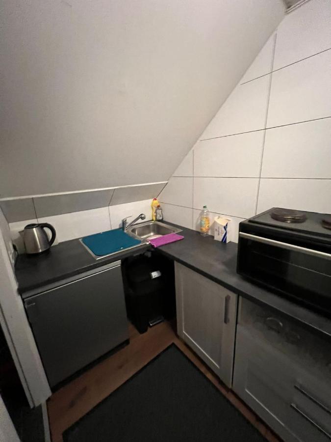 Adam'S Hostel - Self Check-In & Only Private Rooms Düsseldorf Eksteriør billede